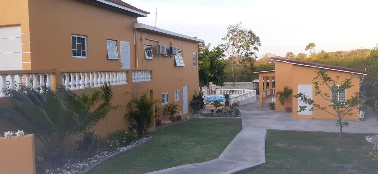 Bed and Breakfast Modrians Runaway Bay Exterior foto