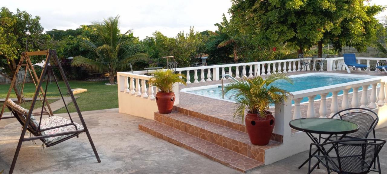 Bed and Breakfast Modrians Runaway Bay Exterior foto