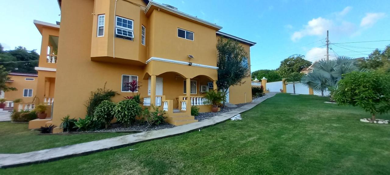 Bed and Breakfast Modrians Runaway Bay Exterior foto