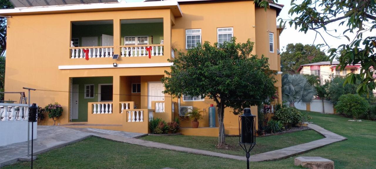 Bed and Breakfast Modrians Runaway Bay Exterior foto