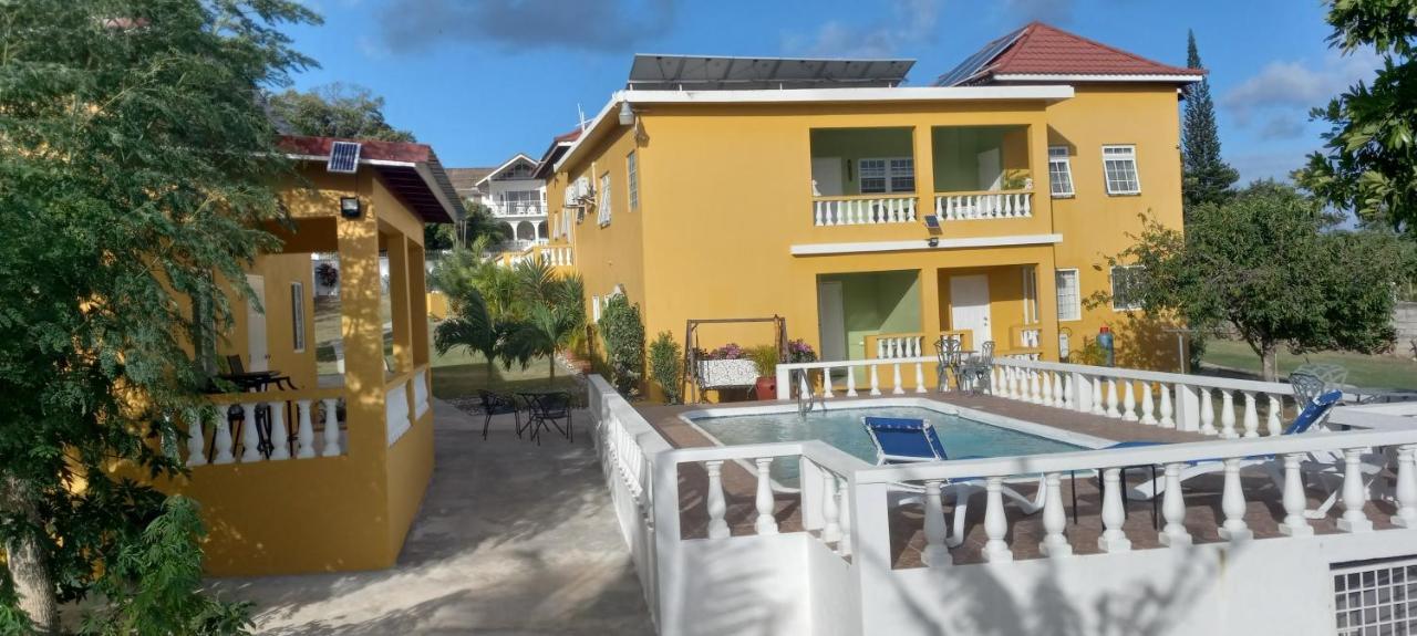 Bed and Breakfast Modrians Runaway Bay Exterior foto
